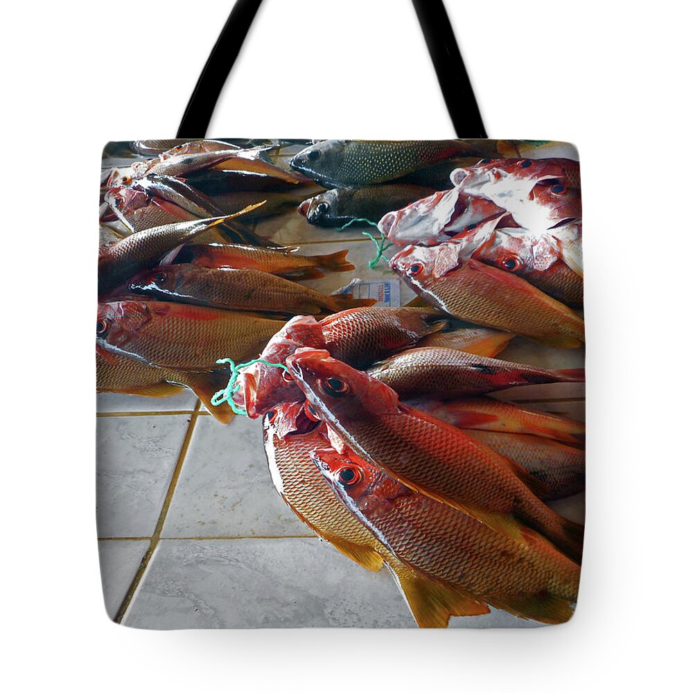 Manta Tote Bag featuring the photograph Fish Market 6 by Ron Kandt