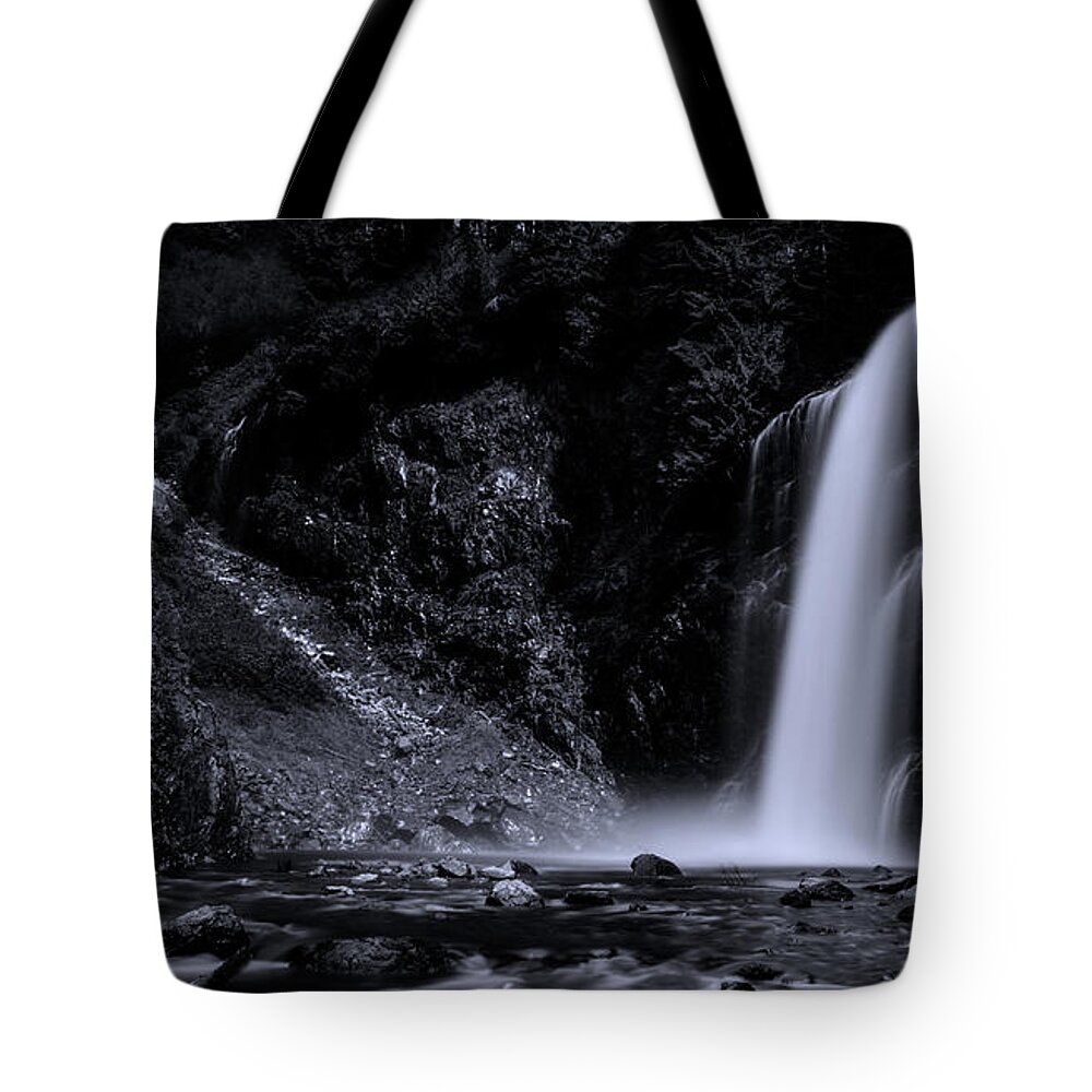 Flowing Tote Bag featuring the photograph Franklin Falls Black and White by Pelo Blanco Photo