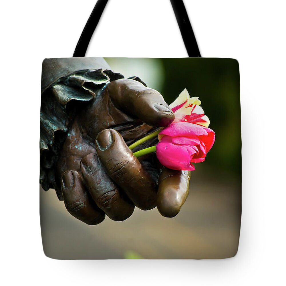 Statue Tote Bag featuring the digital art Friendship offering by Dale Stillman