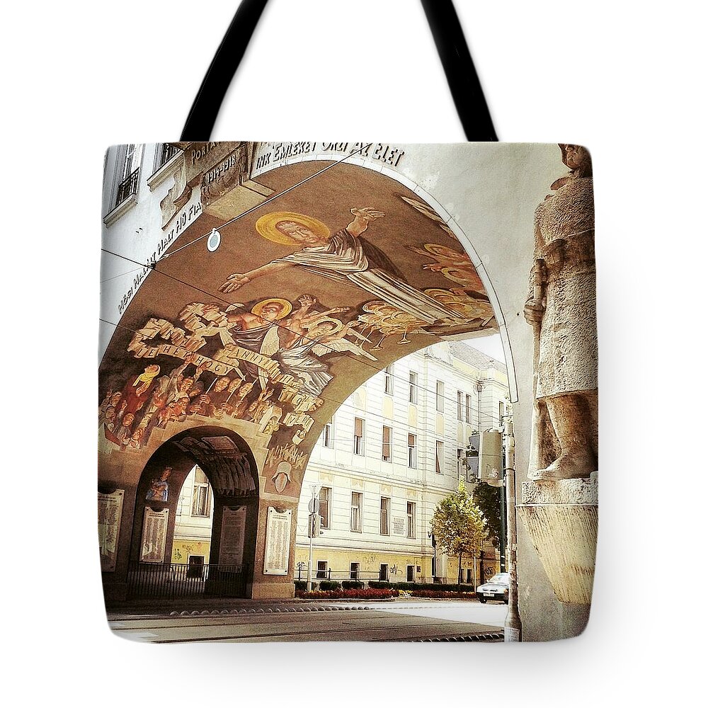 Hungarian Tote Bag featuring the photograph Gate of heroes by Krisztina Mucsi