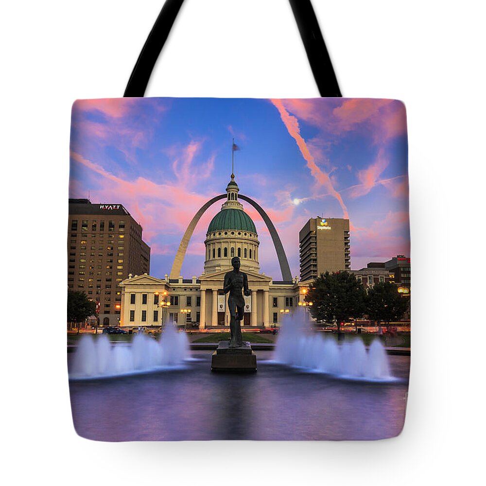 Gateway Arch Tote Bag featuring the photograph Gateway Arch by Ben Graham
