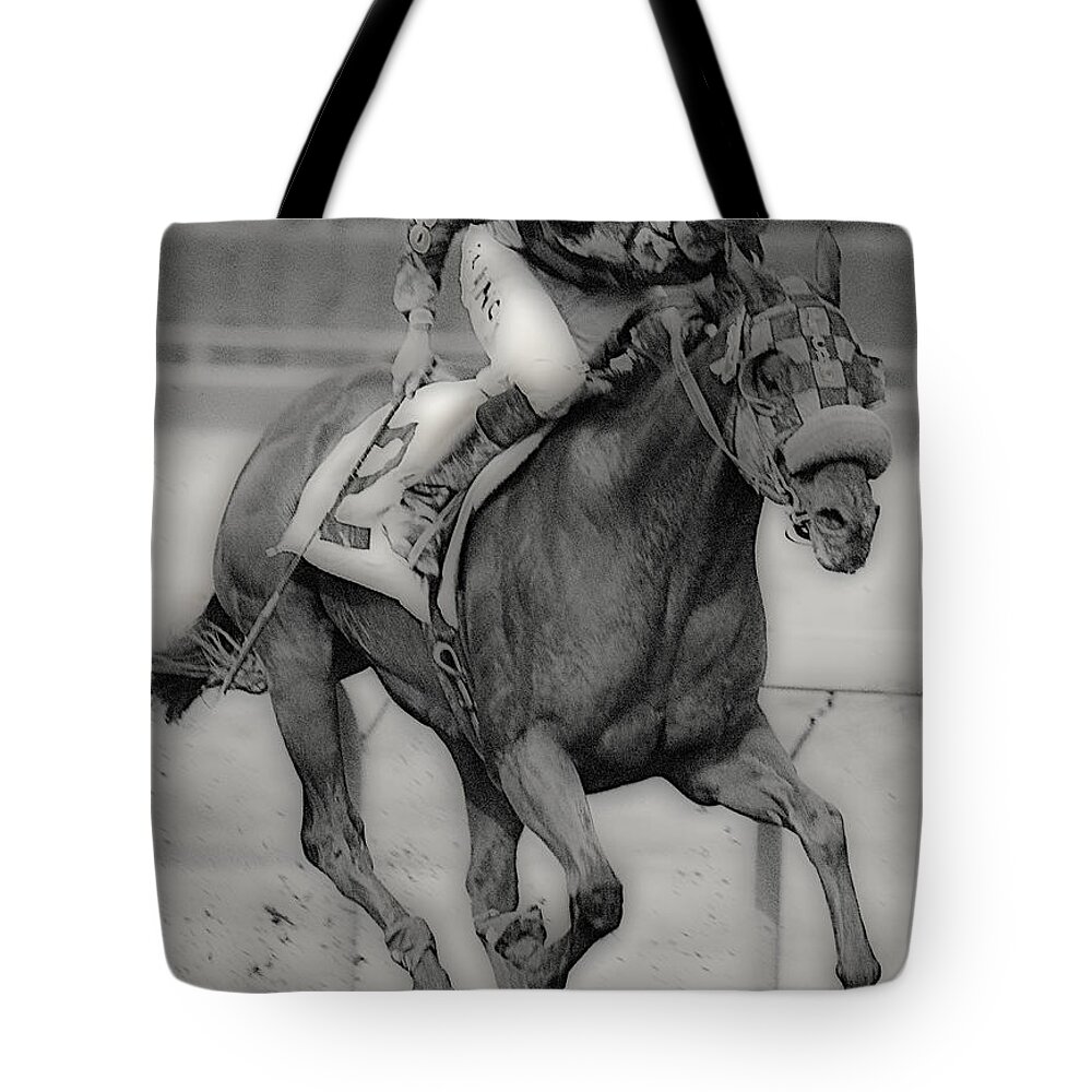 Horse Tote Bag featuring the photograph Going For The Win by Lori Seaman