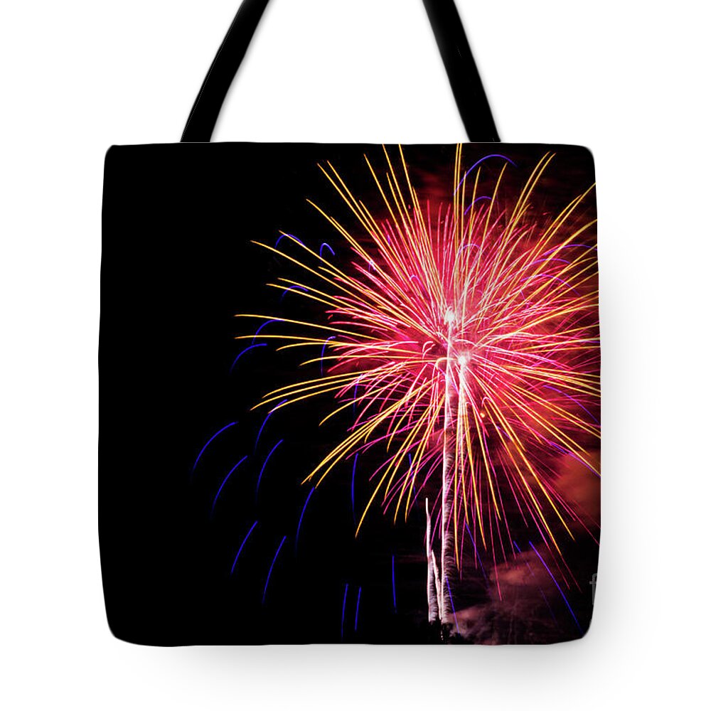 Fireworks Tote Bag featuring the photograph Grand Finale 4 by Suzanne Luft