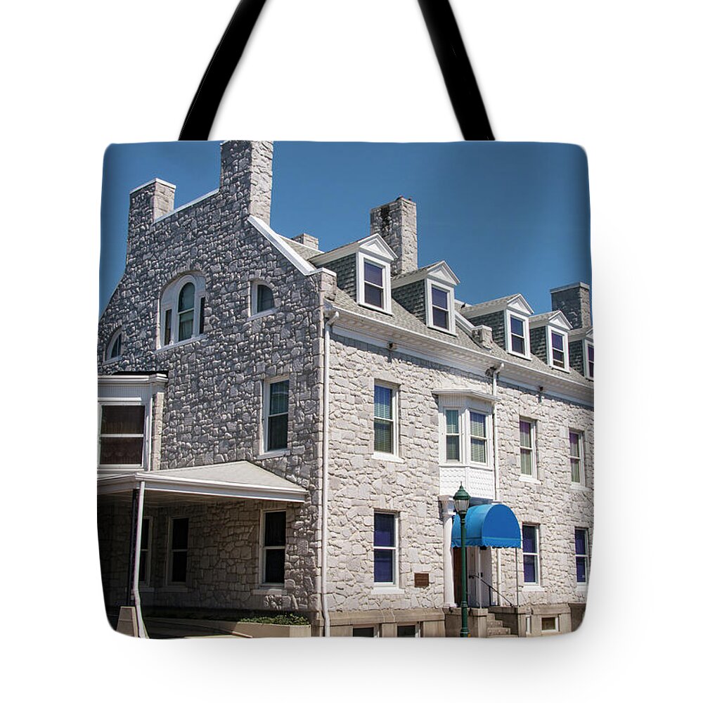Hagerstown Tote Bag featuring the photograph Hagerstown Architecture by Bob Phillips