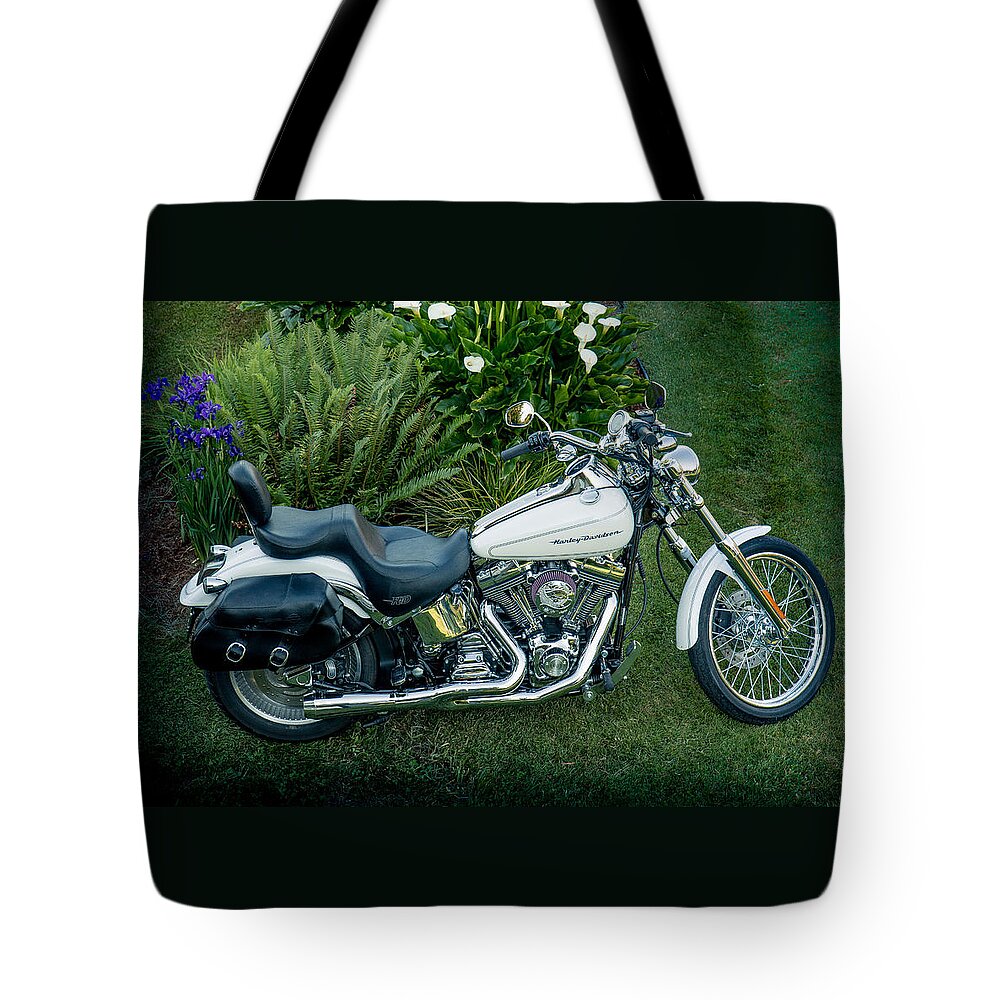 Motorcycle Tote Bag featuring the photograph Harley-Davidson Softail Deuce 2004 by E Faithe Lester