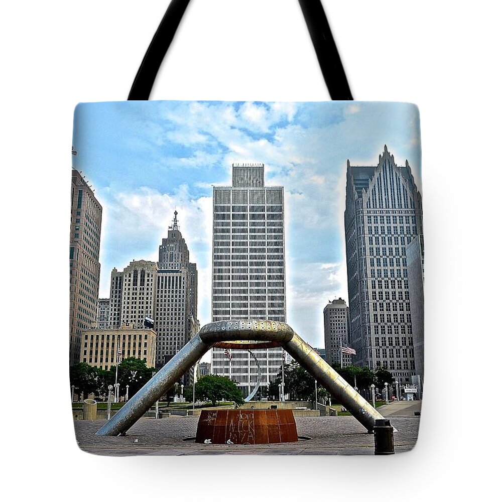 Hart Tote Bag featuring the photograph Hart Plaza 2016 by Frozen in Time Fine Art Photography