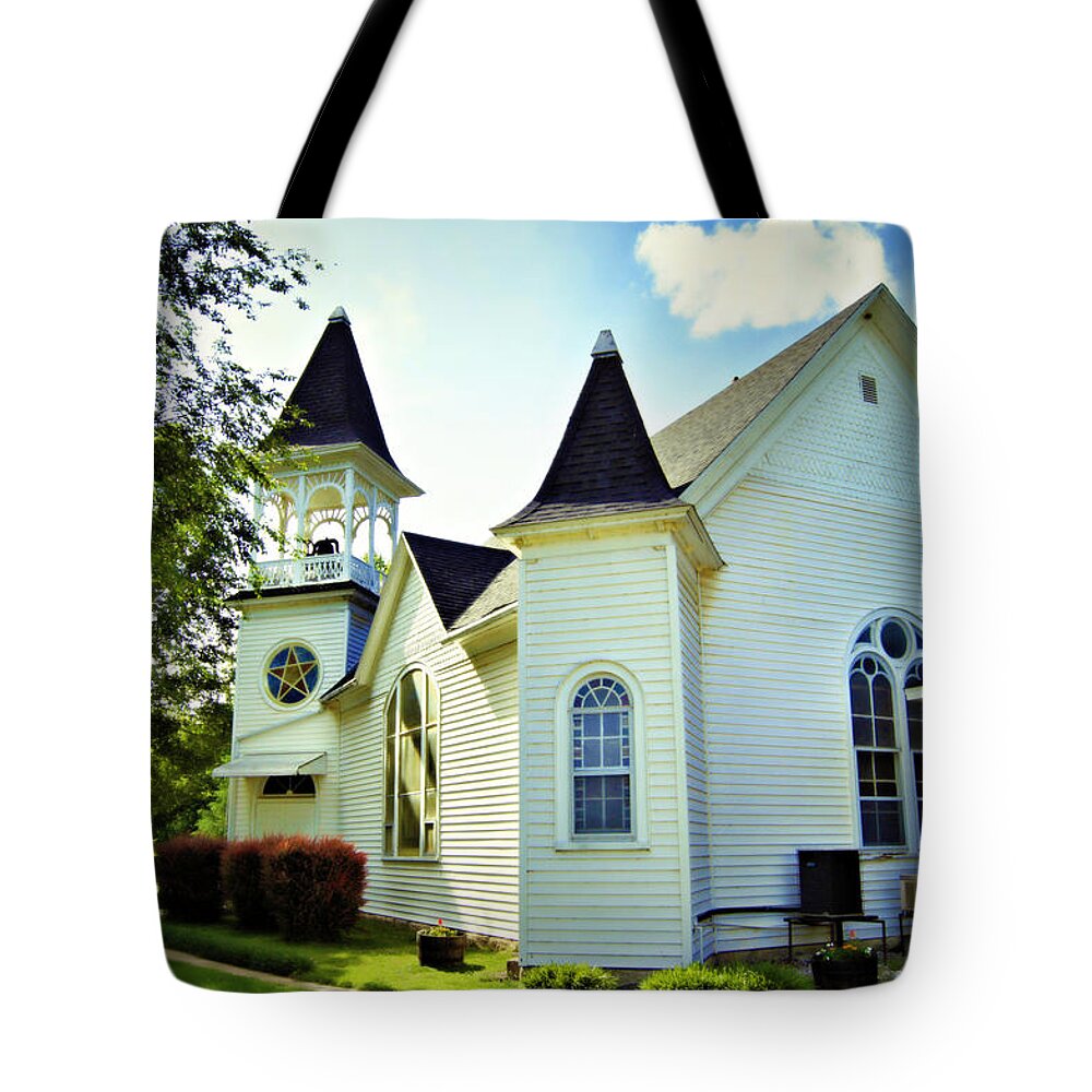 Church Tote Bag featuring the photograph Hartsburg Baptist Church by Cricket Hackmann