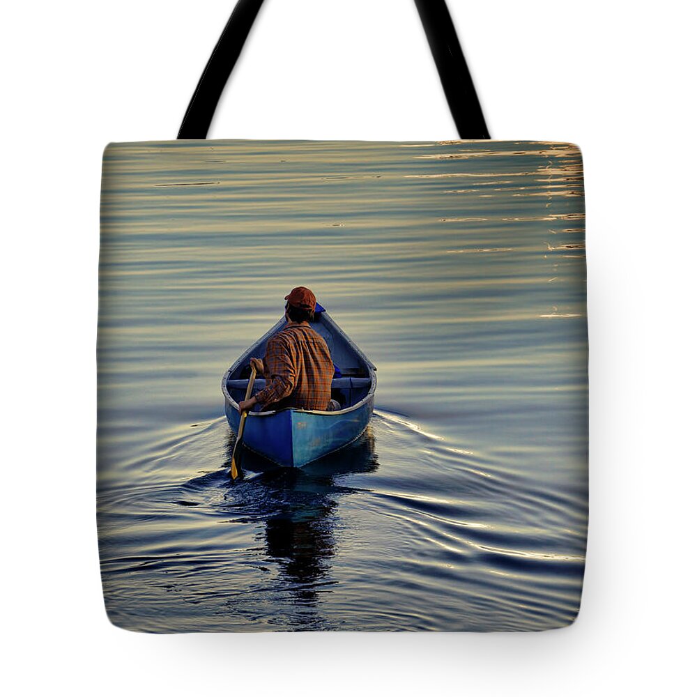 Boat Tote Bag featuring the photograph Heading Home by Inge Riis McDonald