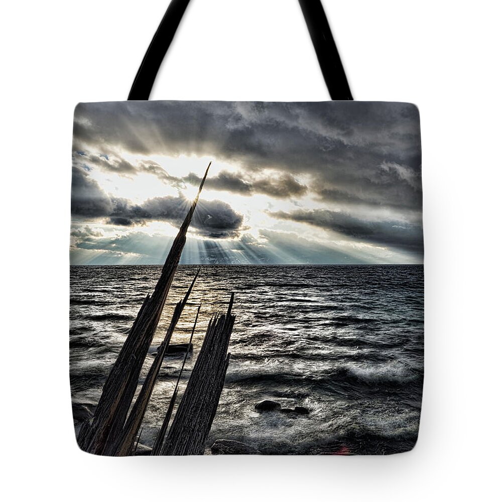 East Tote Bag featuring the photograph Heavenly beams by Martin Gollery