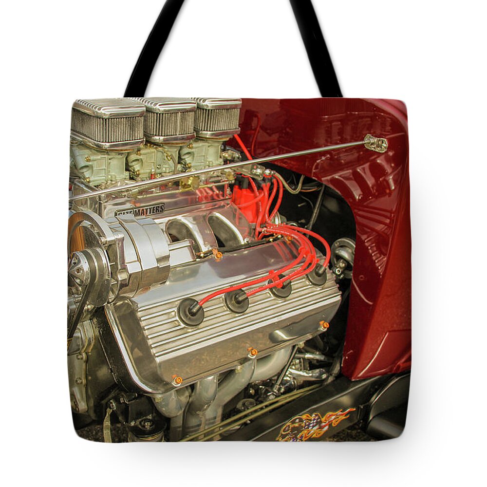 Hemi Tote Bag featuring the photograph Hemi by Darrell Foster