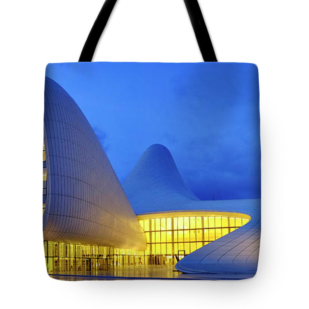 Heydar Aliyev Center Tote Bag featuring the photograph Heydar Aliyev Center by Fabrizio Troiani
