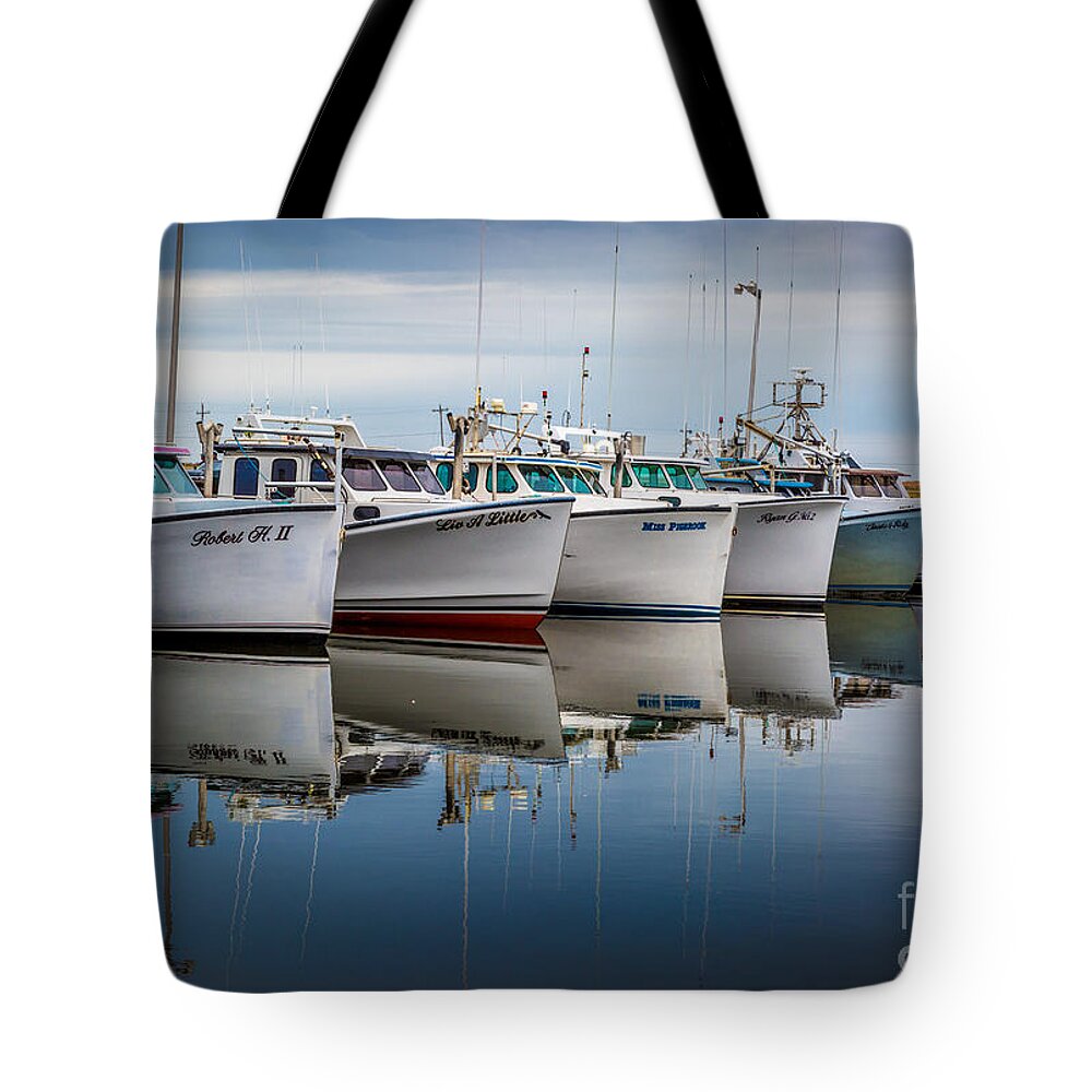 Atlantic Tote Bag featuring the photograph Home for the evening by Roger Monahan