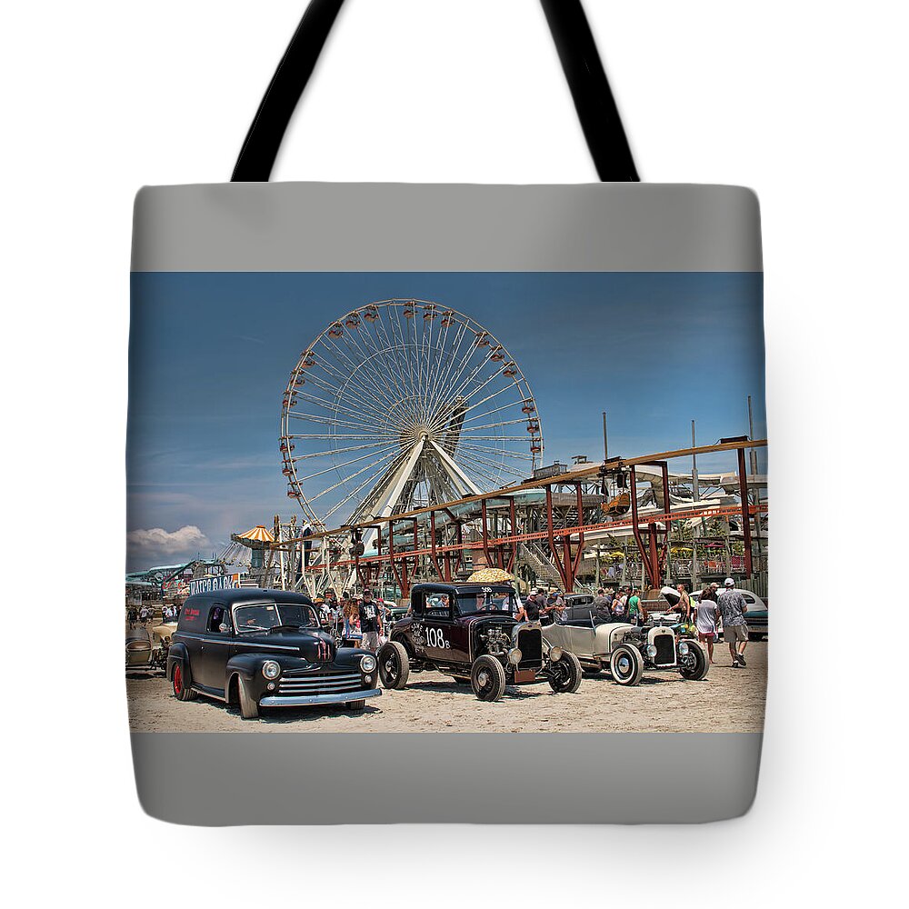 The Race Of Gentlemen Tote Bag featuring the photograph Hot Rods On The Beach by Kristia Adams