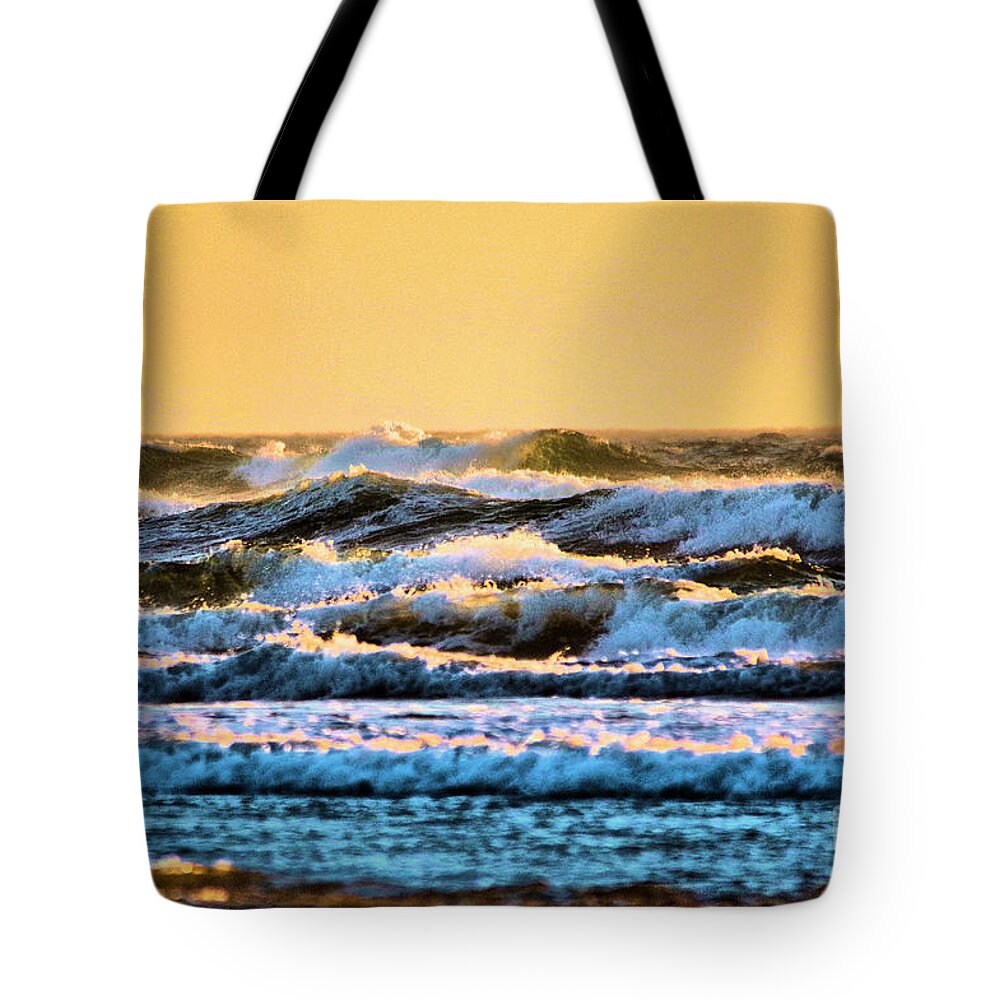 Ocean Tote Bag featuring the photograph Incoming waves by Jeff Swan
