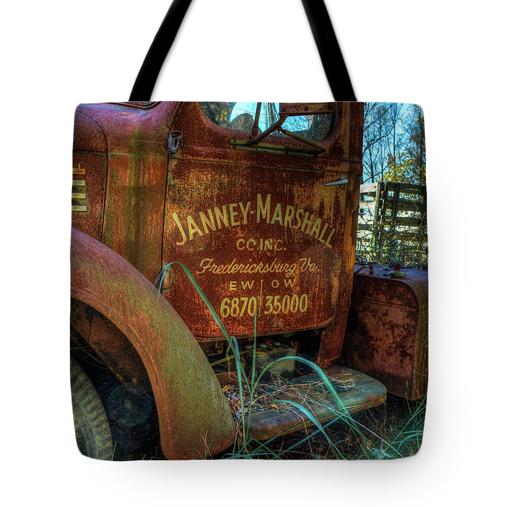 Truck Tote Bag featuring the photograph International Truck by Jerry Gammon