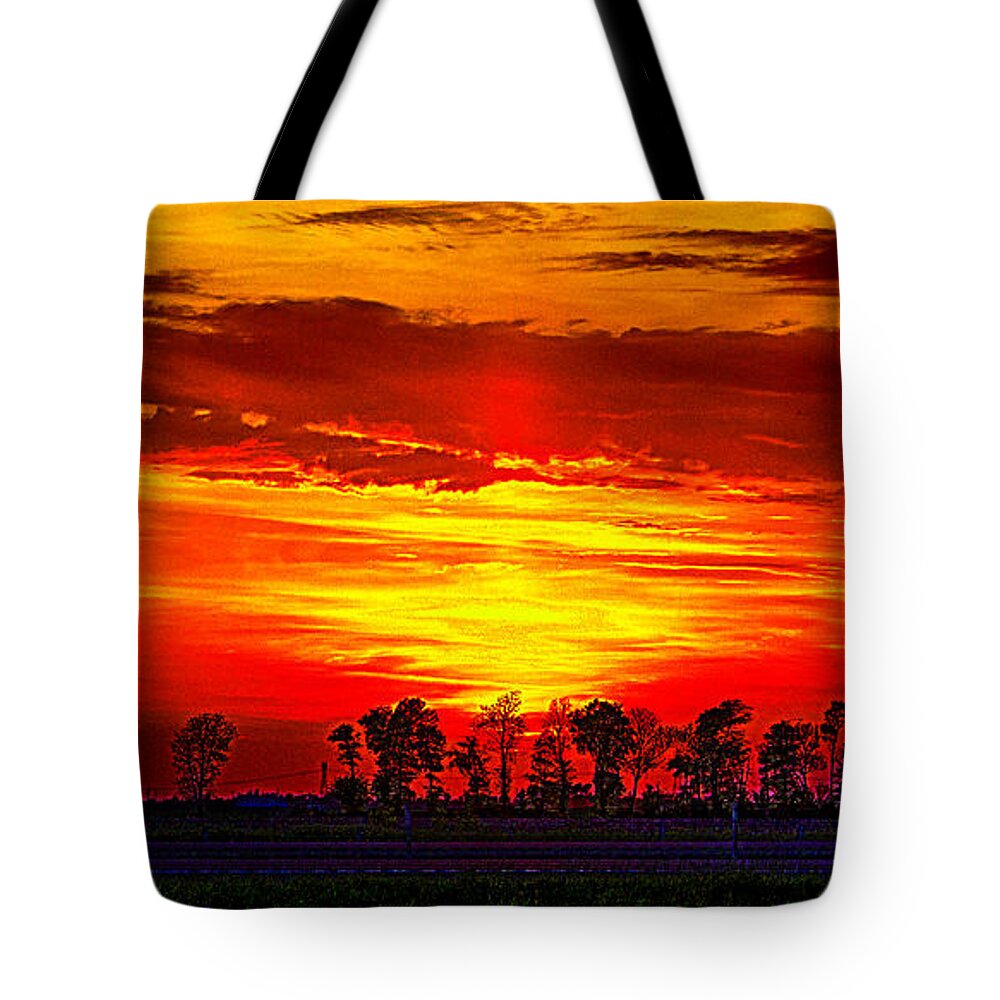 Missouri Tote Bag featuring the photograph Interstate Sunset by Jeff Kurtz