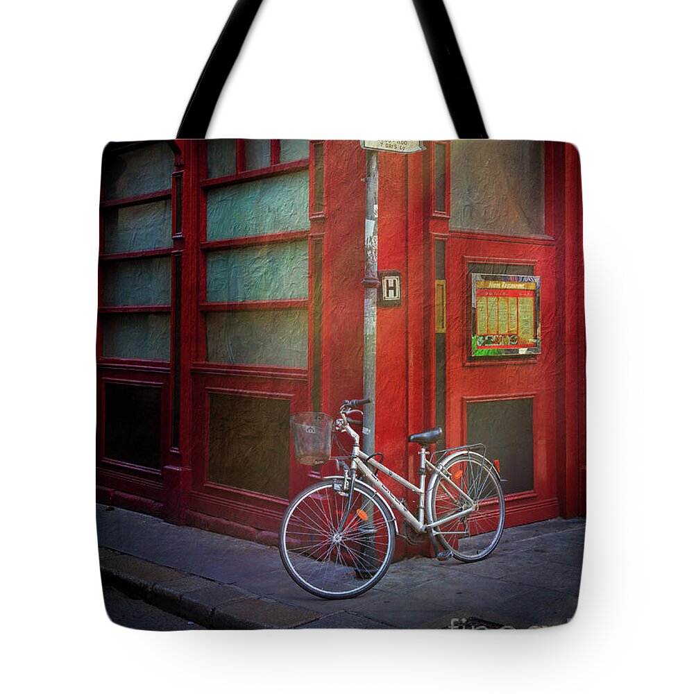 Bicycle Tote Bag featuring the photograph Italian Restaurant Bicycle by Craig J Satterlee