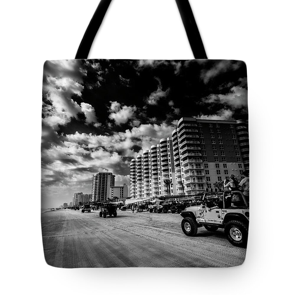Daytona Beach Tote Bag featuring the photograph Jeep Beach Daytona by Kevin Cable