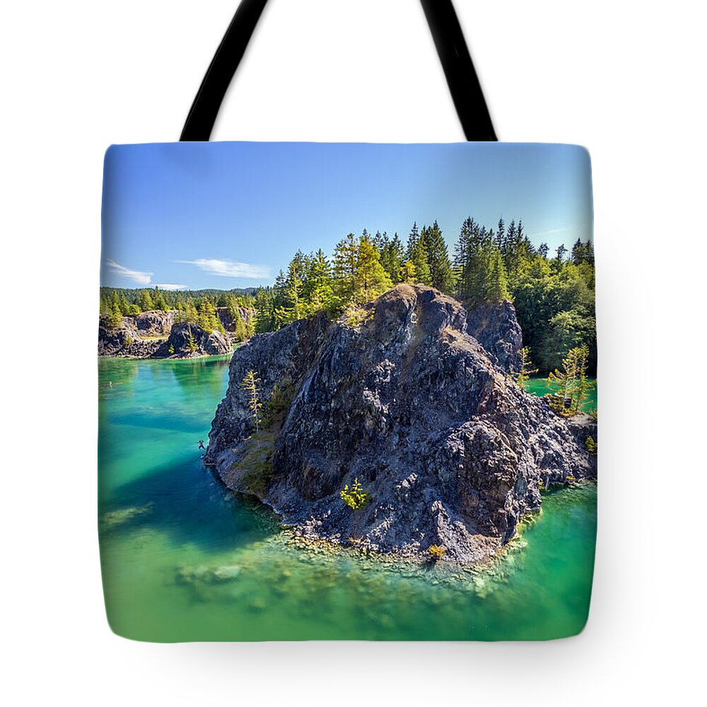 Quarry Lake Tote Bag featuring the photograph Jumping into the Jade by Pierre Leclerc Photography