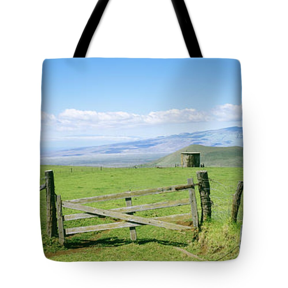Beautiful Tote Bag featuring the photograph Kamuela Pasture by David Cornwell/First Light Pictures, Inc - Printscapes