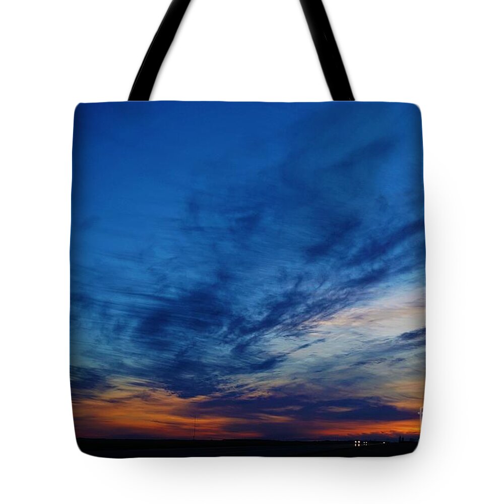 Sunrise Tote Bag featuring the photograph Kansas morning by Merle Grenz