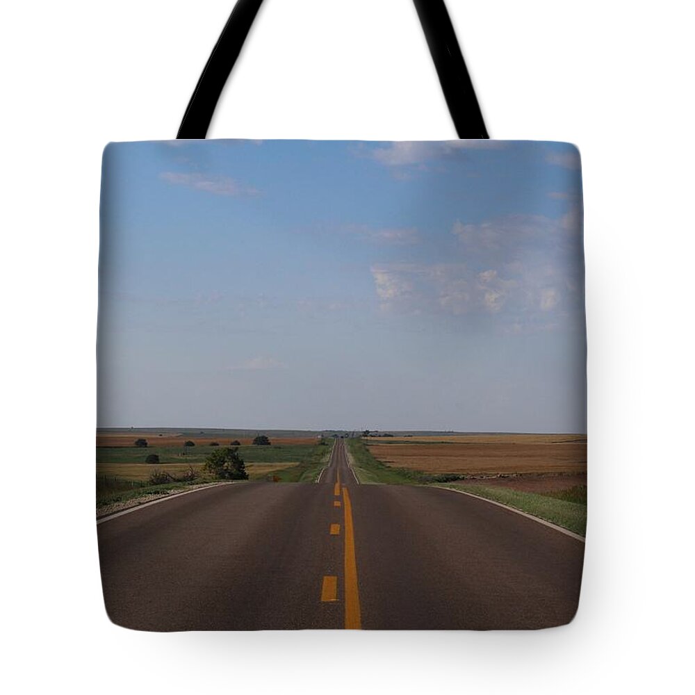 Kansas Tote Bag featuring the photograph Kansas Road by Suzanne Lorenz
