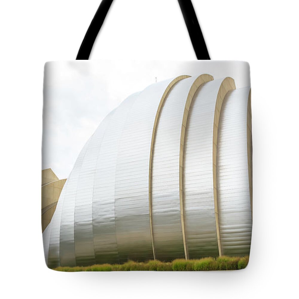 Kauffman Center For Performing Arts Tote Bag featuring the photograph Kauffman Center Performing Arts by Pamela Williams