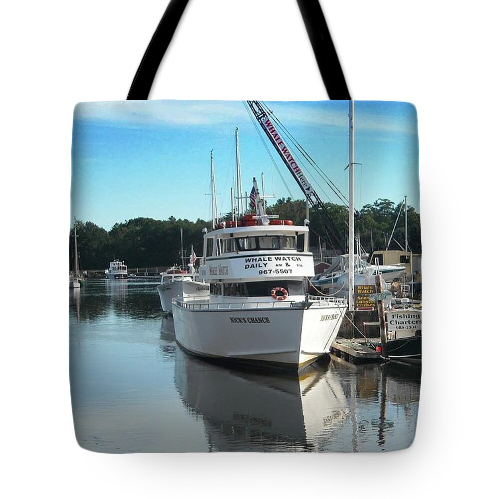 Kennebunk Tote Bag featuring the photograph Kennubunk, Maine -1 by Jerry Battle