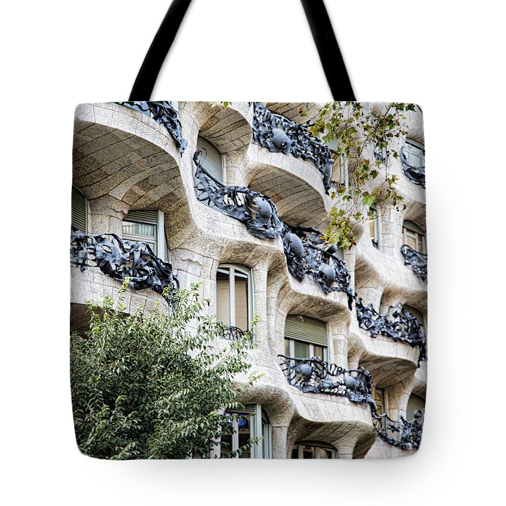 Casa Mila Tote Bag featuring the photograph La Pedrera Casa Mila Gaudi by Chuck Kuhn
