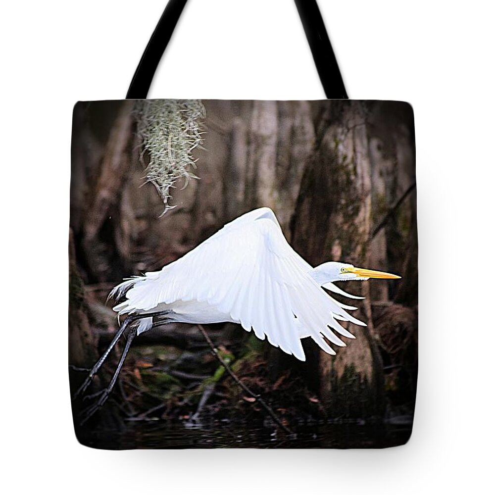 Great White Egret Tote Bag featuring the photograph Lift Off by Sheri McLeroy