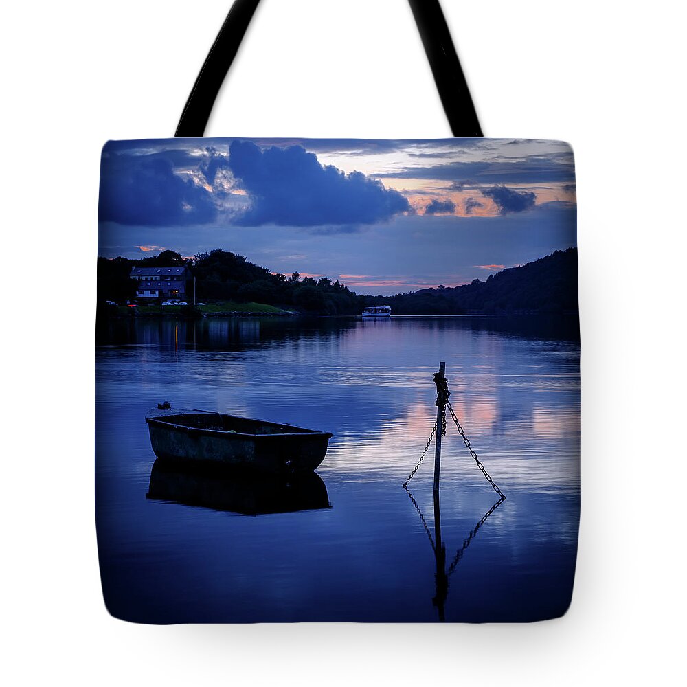 Wales Tote Bag featuring the photograph Llyn Padarn, Llanberis by Peter OReilly