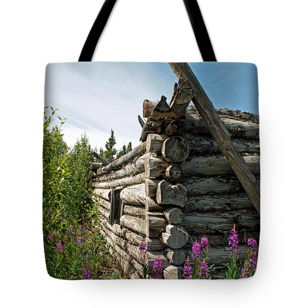 State Of Disrepair Tote Bag featuring the photograph Log Construction by Cathy Mahnke