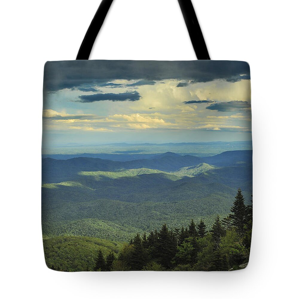Grandfather Mountain Tote Bag featuring the photograph Looking Over the Valley by Joye Ardyn Durham
