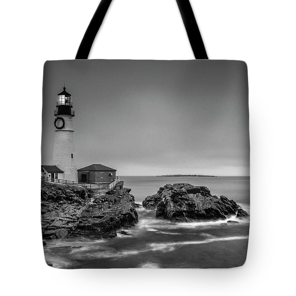 Maine Tote Bag featuring the photograph Maine Cape Elizabeth Lighthouse aka Portland Headlight in BW by Ranjay Mitra