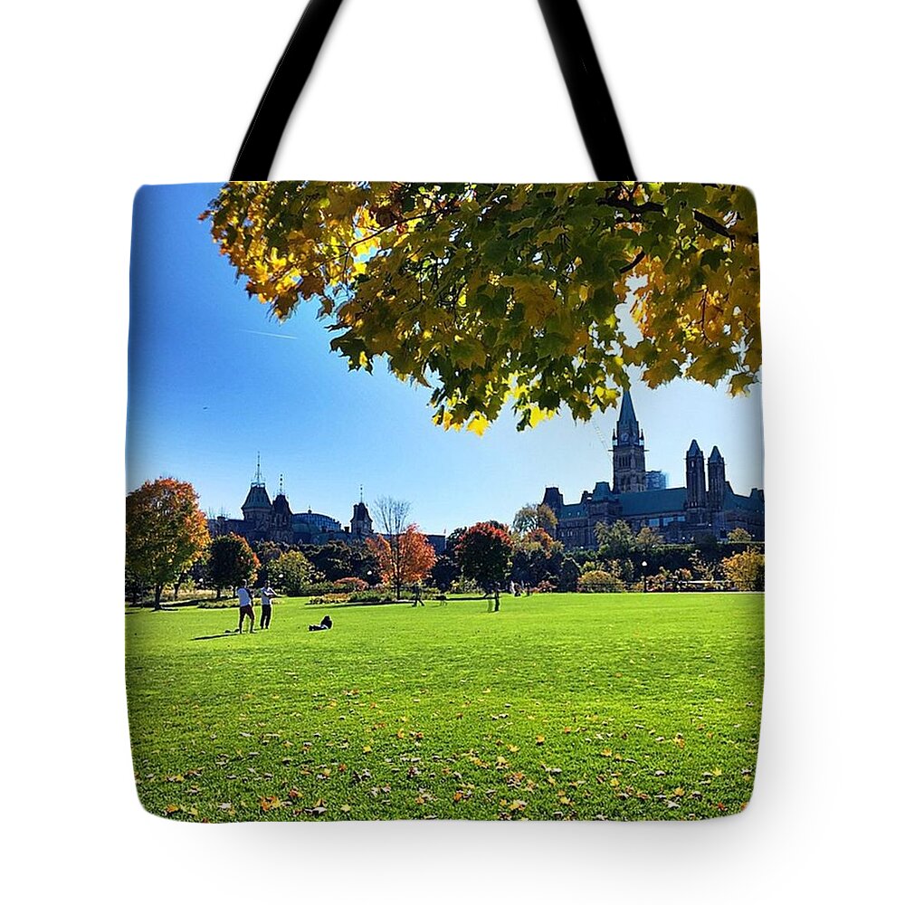 Canada Tote Bag featuring the photograph Major's Hill Park In Ottawa During by Marlon Guerios