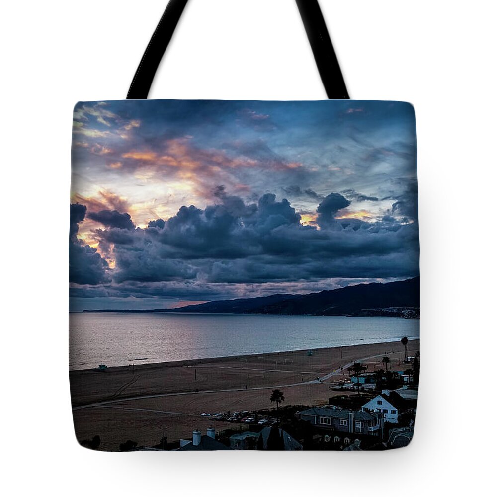 Sunset Tote Bag featuring the photograph Malibu Sunset Glow by Gene Parks