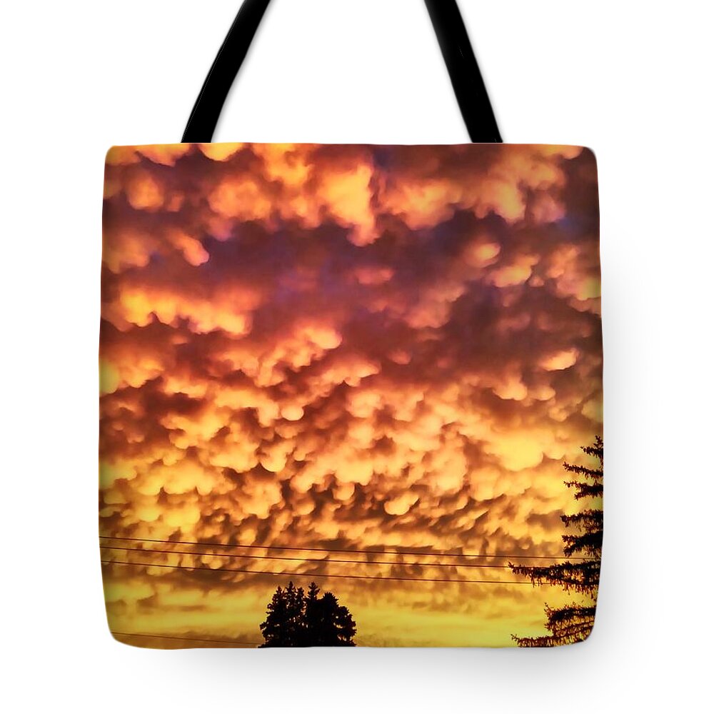 Mammatus Tote Bag featuring the photograph Mammatus Clouds by Chris Montcalmo