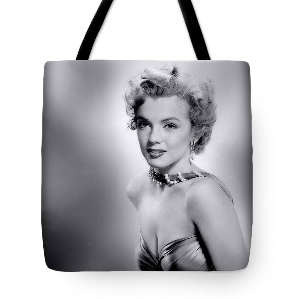 Marilyn Monroe Tote Bag featuring the photograph Marilyn Monroe by Jackie Russo