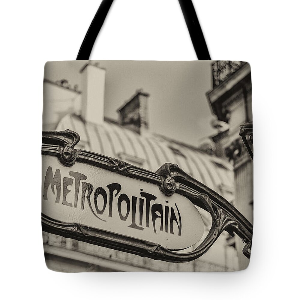Paris Tote Bag featuring the photograph Metropolitain by Pablo Lopez