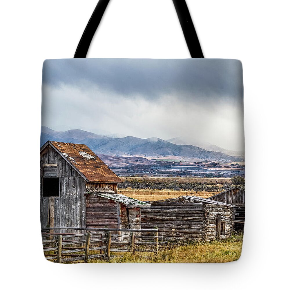 Barn Tote Bag featuring the photograph Montana Scenery by Paul Freidlund