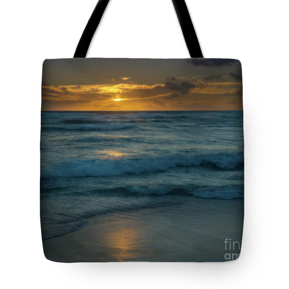 Hawaii Tote Bag featuring the photograph Morning over the ocean by Izet Kapetanovic