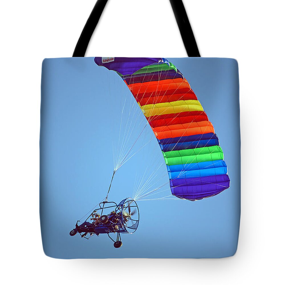 Parasail Tote Bag featuring the photograph Motorized Parasail 2 by Kenneth Albin