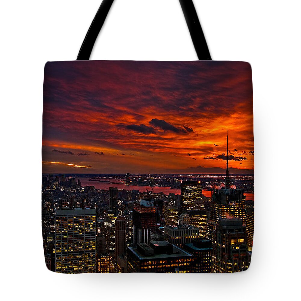 New York Tote Bag featuring the photograph Nature's Palette by Neil Shapiro