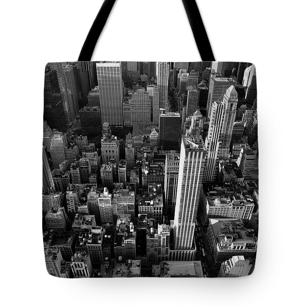 New York Tote Bag featuring the photograph New York, New York 5 by Ron Cline