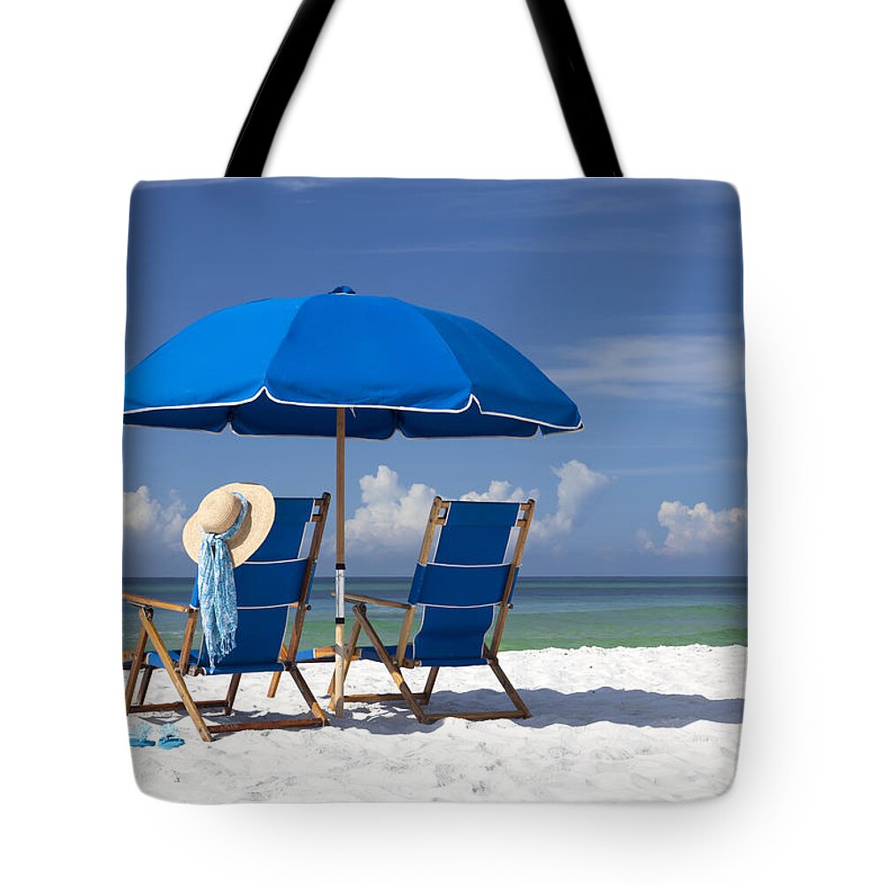 Destin Tote Bag featuring the photograph No Worries by Janet Fikar