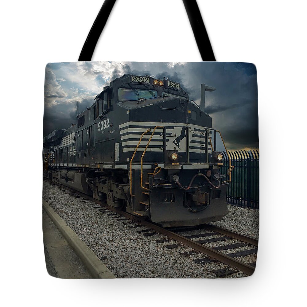 Train Tote Bag featuring the photograph Norlfolk Southern 9392 entering the Port of Charleston by Dale Powell