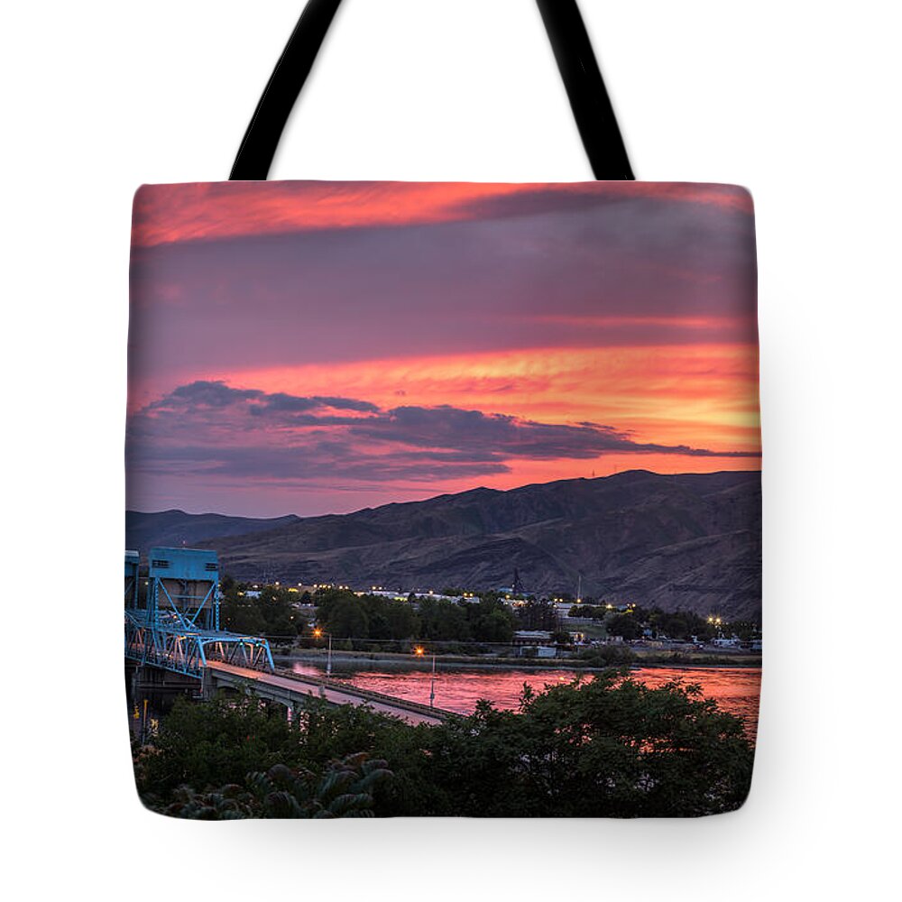 Lewiston Tote Bag featuring the photograph Normal Hill Sunset by Brad Stinson