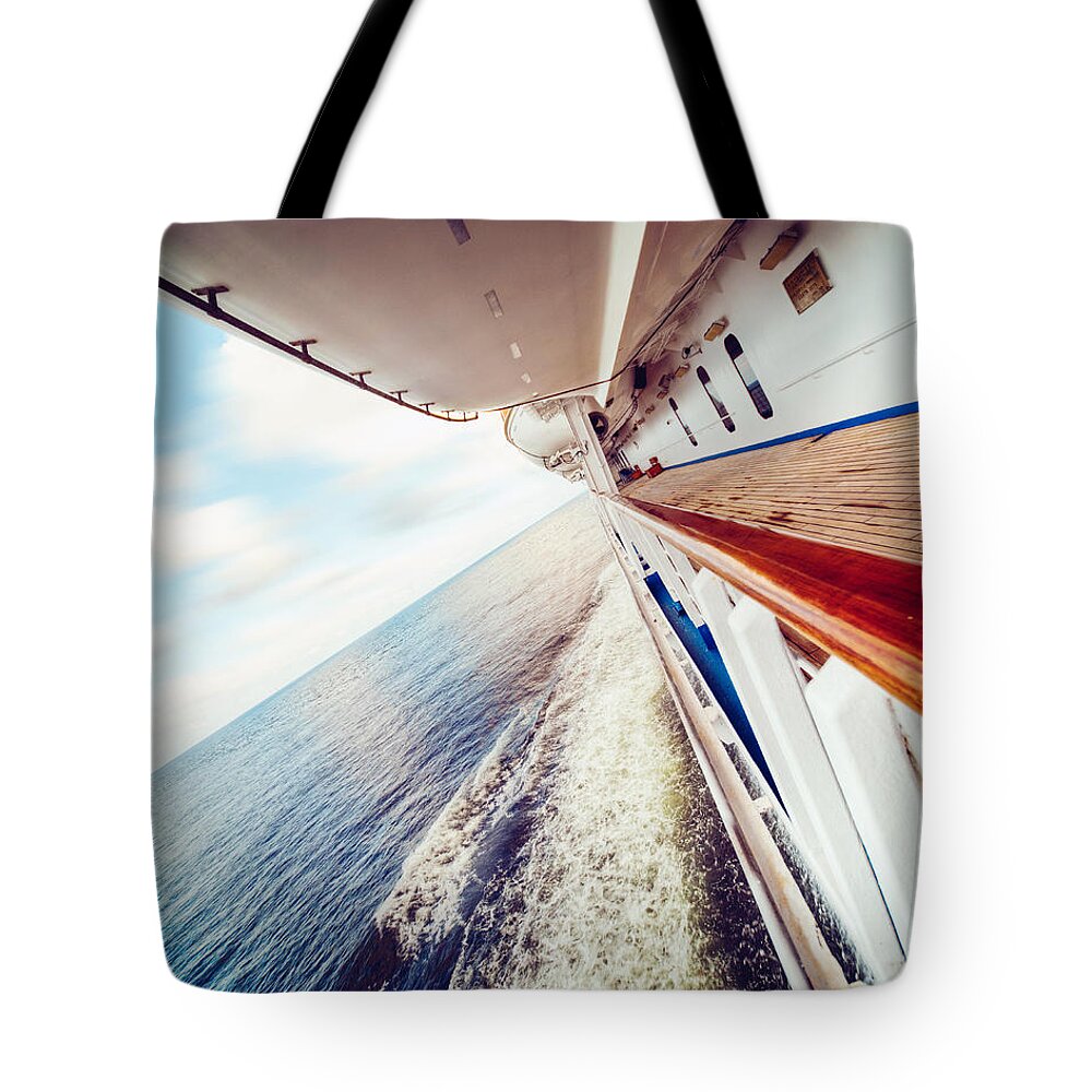 Gulf Of Mexico Tote Bag featuring the photograph Ocean Escapism by Ray Devlin