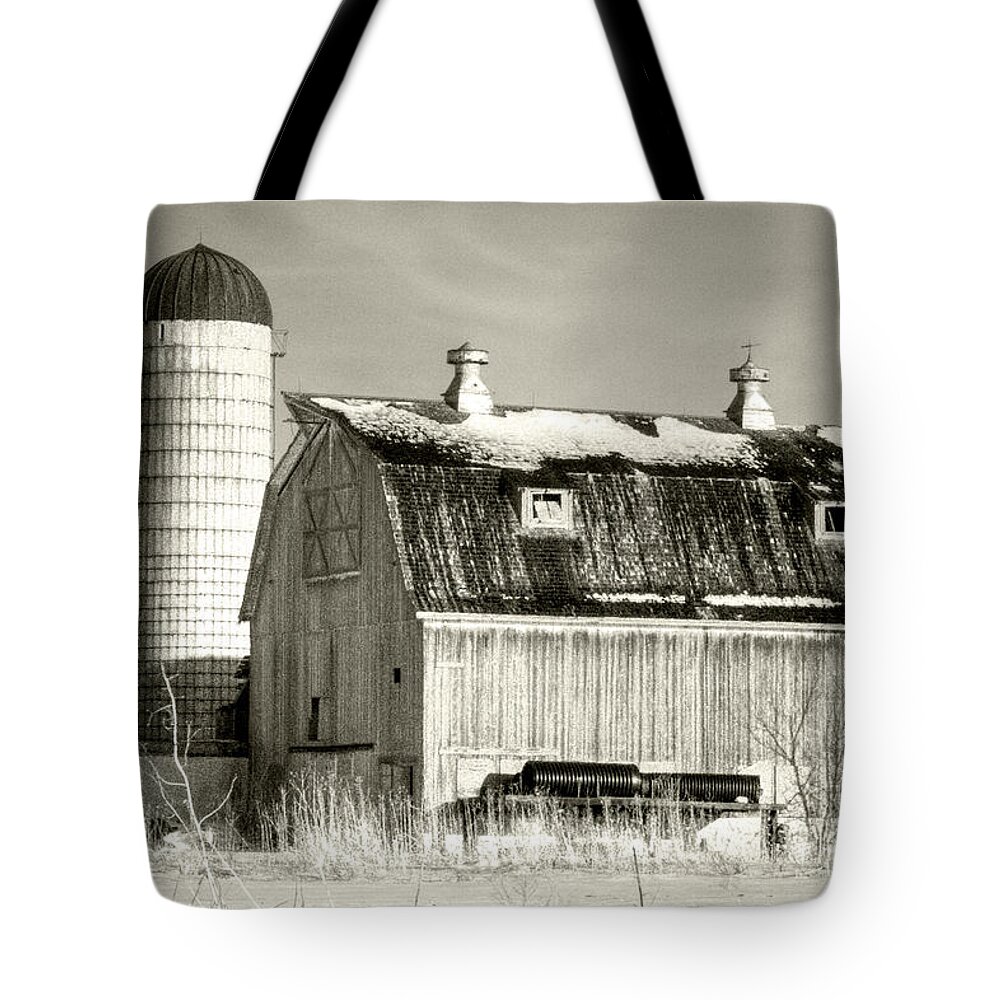 Huntley Tote Bag featuring the photograph Old Barn Huntley Illinois by Roger Passman