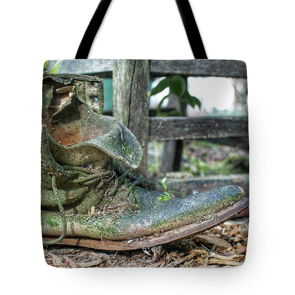 Boot Tote Bag featuring the photograph Old Boot by Doug Ash